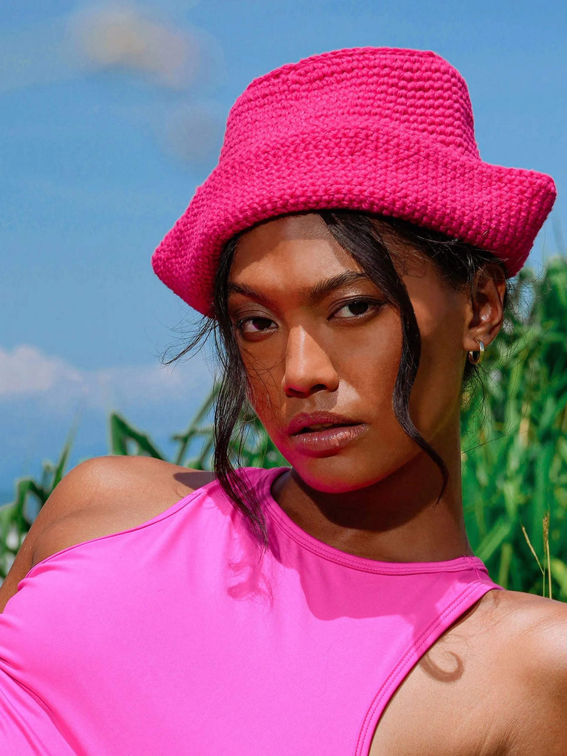 Gani crochet hat in hot pink