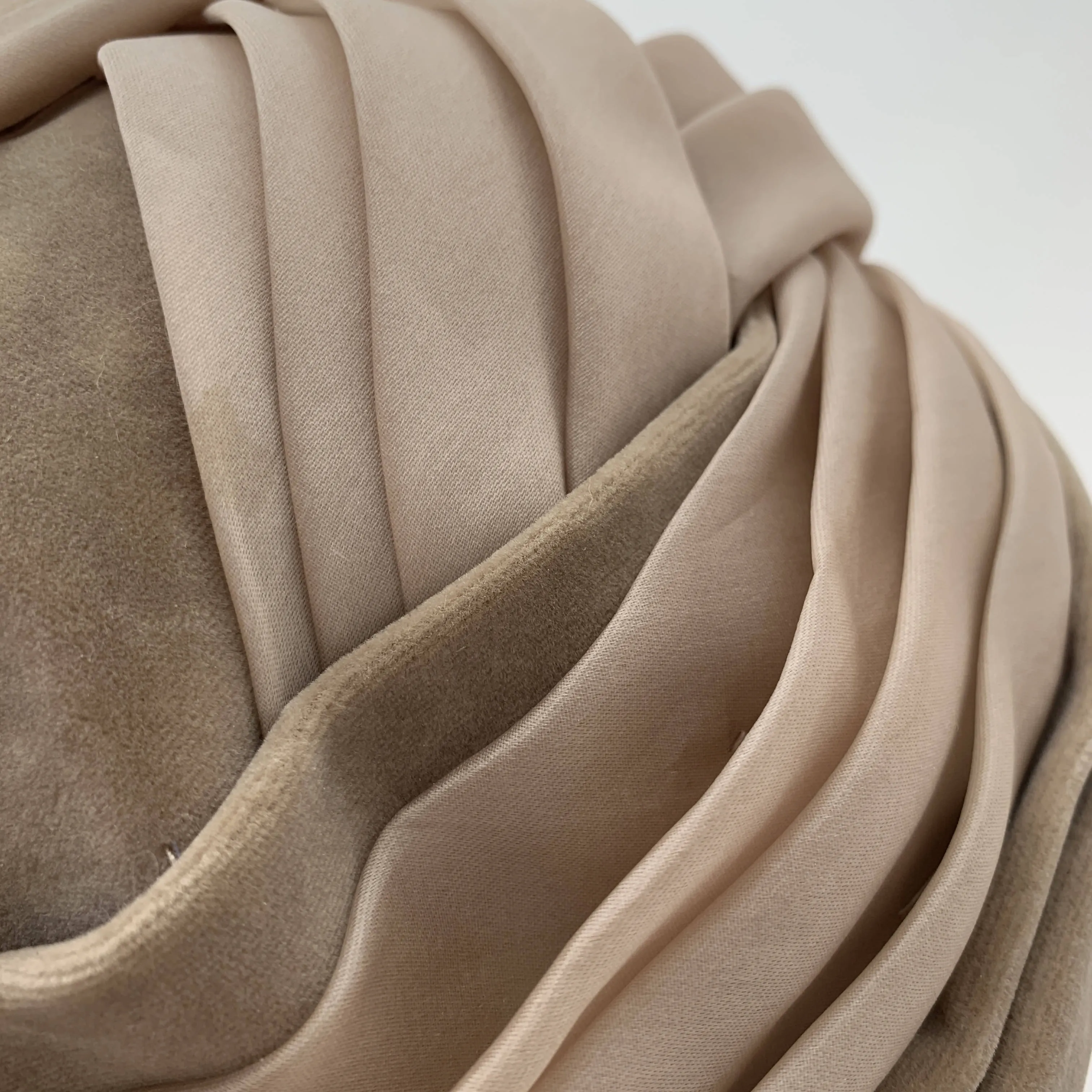 Vintage beige cloche hat by Trikki